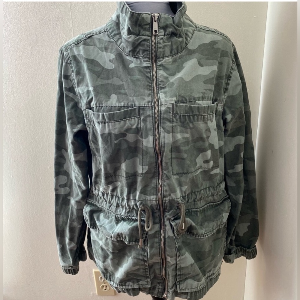 Old Navy Camo Jacket sz Large